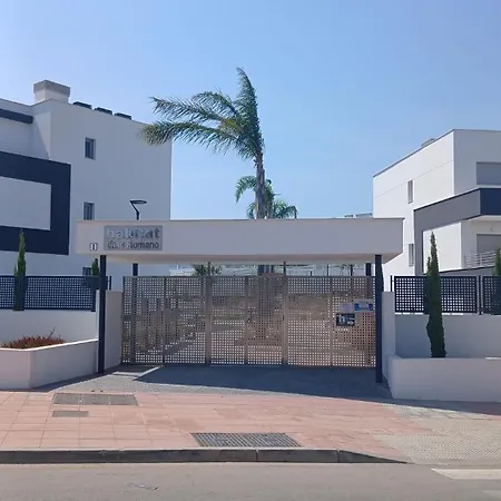 Lejlighed 4-bedroom Penthouse With Sea View, Pool, And Fitness Area Estepona