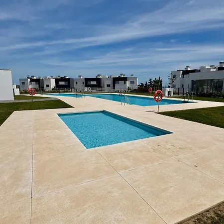 4-bedroom Penthouse With Sea View, Pool, And Fitness Area Lejlighed