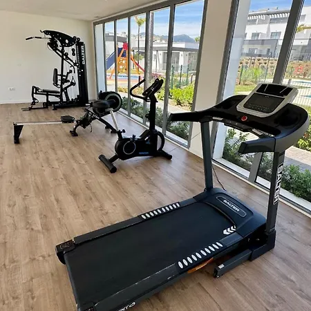 4-bedroom Penthouse With Sea View, Pool, And Fitness Area Lejlighed *