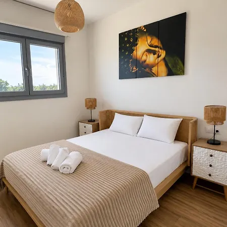 4-bedroom Penthouse With Sea View, Pool, And Fitness Area Lejlighed