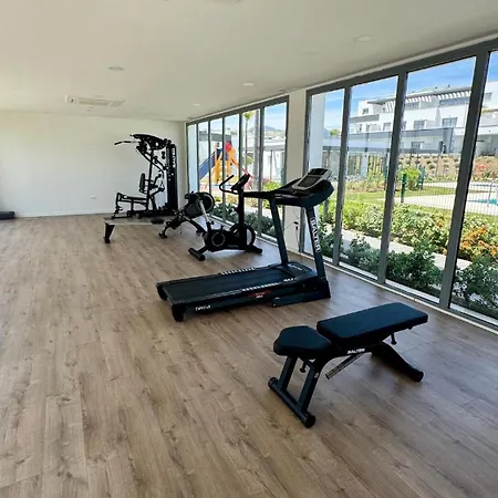 4-bedroom Penthouse With Sea View, Pool, And Fitness Area Lejlighed