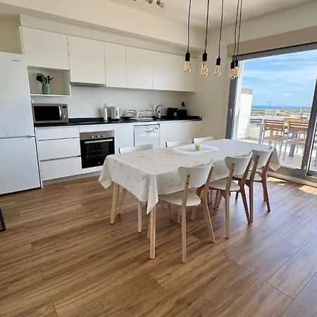 4-bedroom Penthouse With Sea View, Pool, And Fitness Area