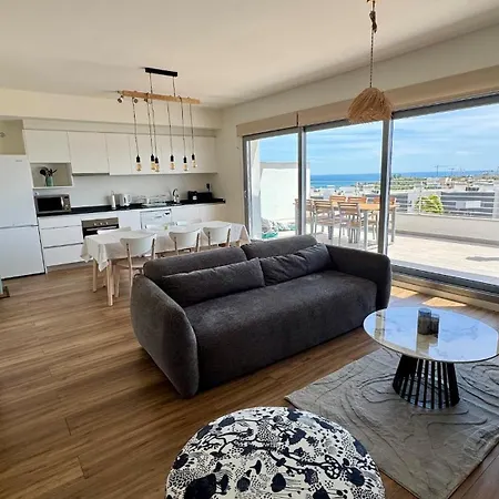 4-bedroom Penthouse With Sea View, Pool, And Fitness Area