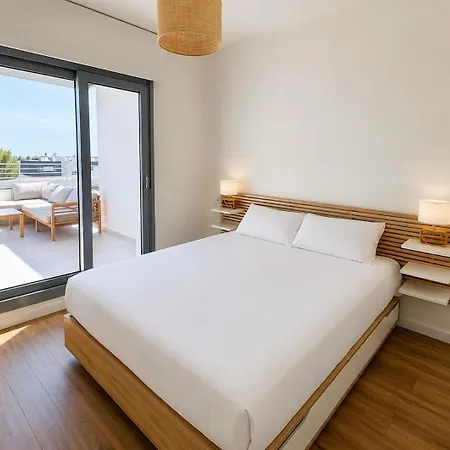 4-bedroom Penthouse With Sea View, Pool, And Fitness Area Lejlighed *